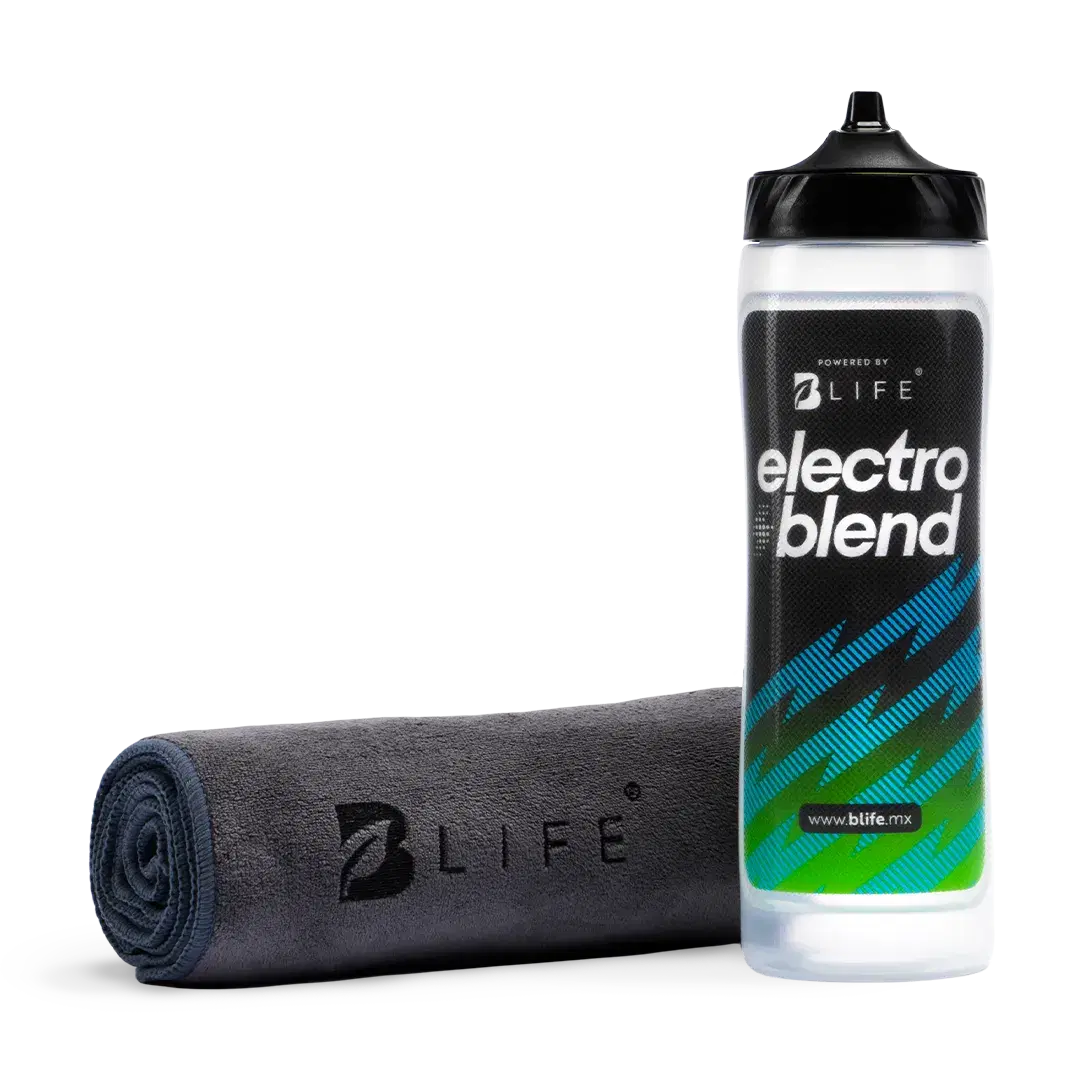Imagen de Botella Electroblend 877 ml + Sport Towel