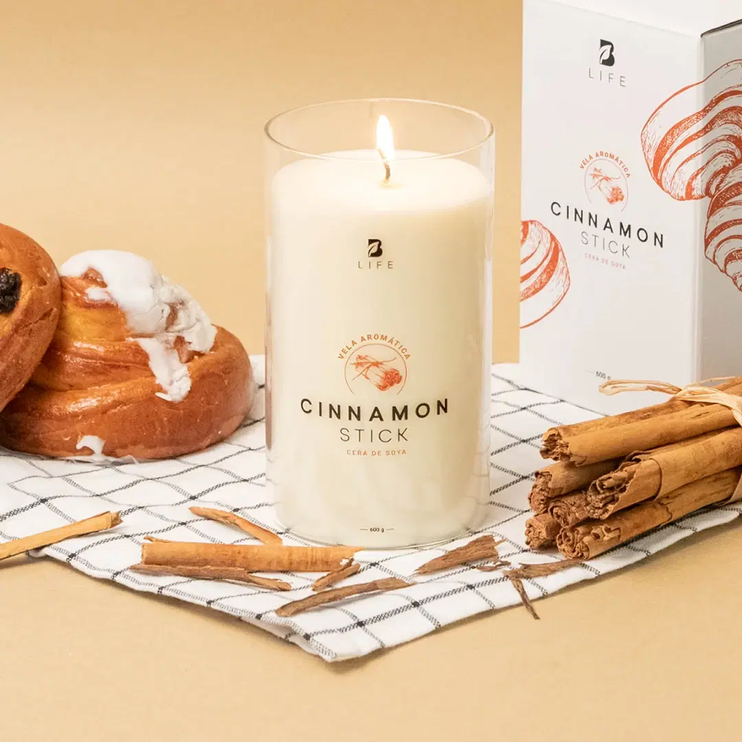 Imagen de Cinnamon Stick Aromatic Candle | Vela Aromática de Canela 600 g